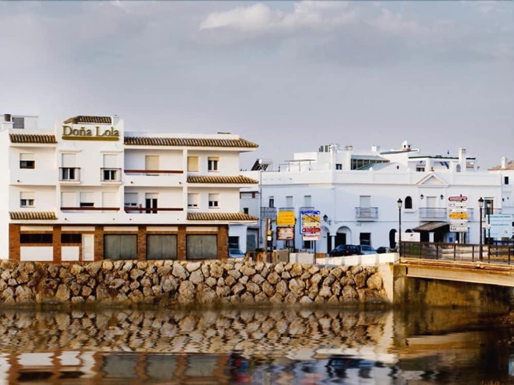 Hotel Dona Lola Zahara Zahara de los Atunes Exterior photo